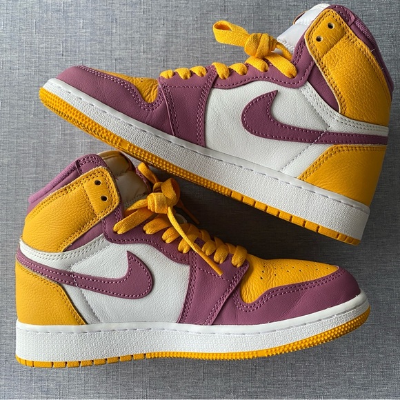 Nike | Air Jordan 1 Retro High OG "Brotherhood" sneakers - Picture 7 of 16